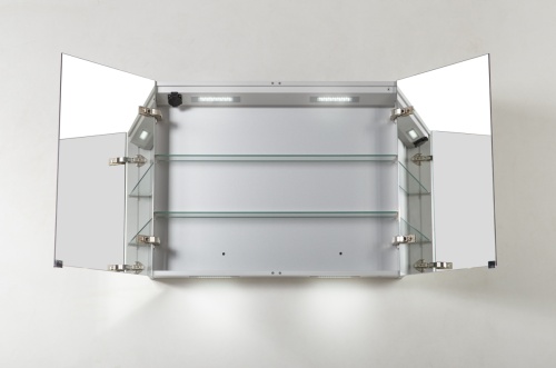 Зеркальный шкаф с нижней подсветкой дверей с двумя распашными  дверьми с двусторонним зеркальным полотном, со стеклянными полками, с розеткой и сенсорным выключателем, 8W, 220-240V SPC-2A-DL-BL-900  BELBAGNO
